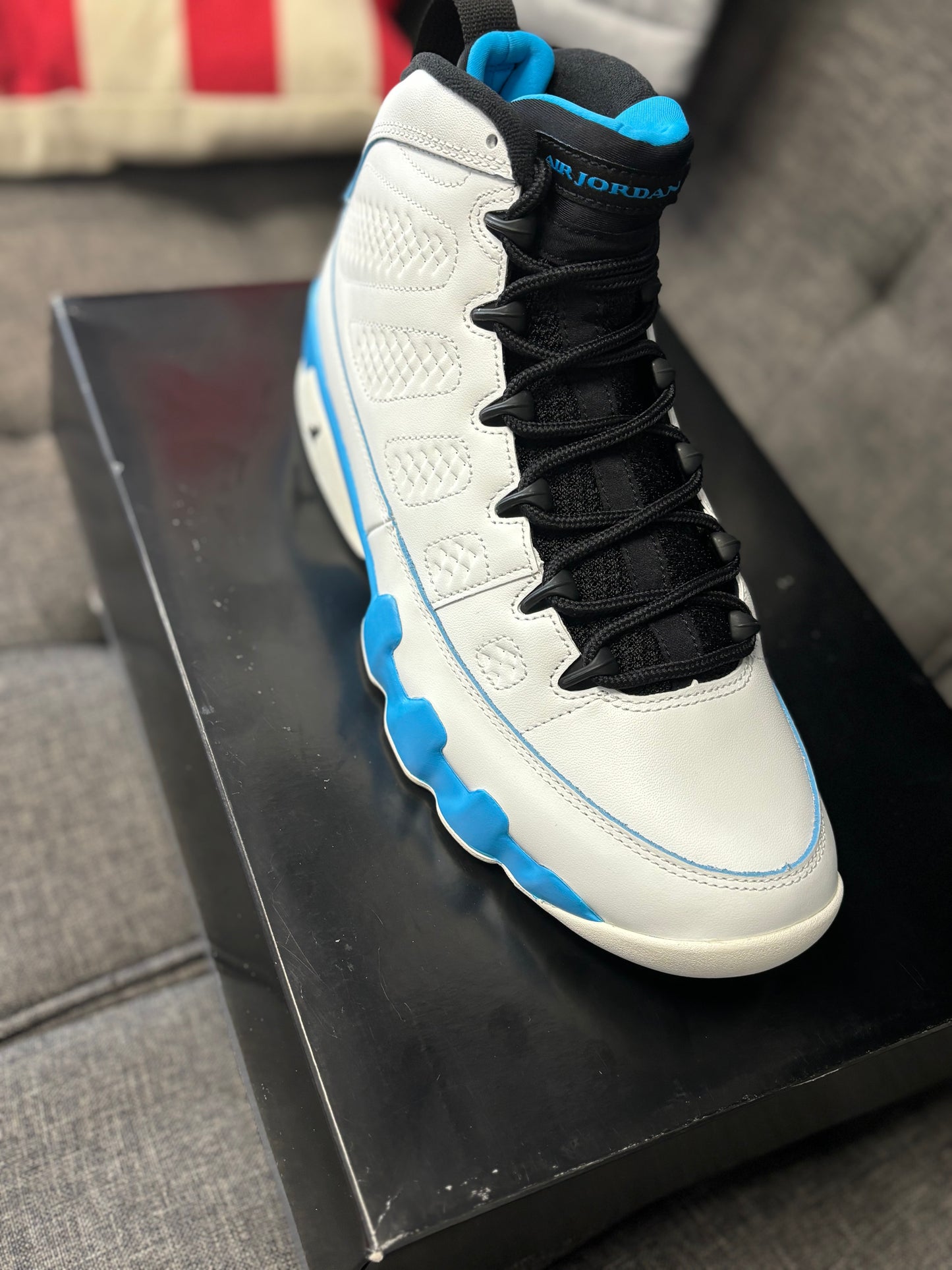 Air Jordan Retro 9 Sneakers